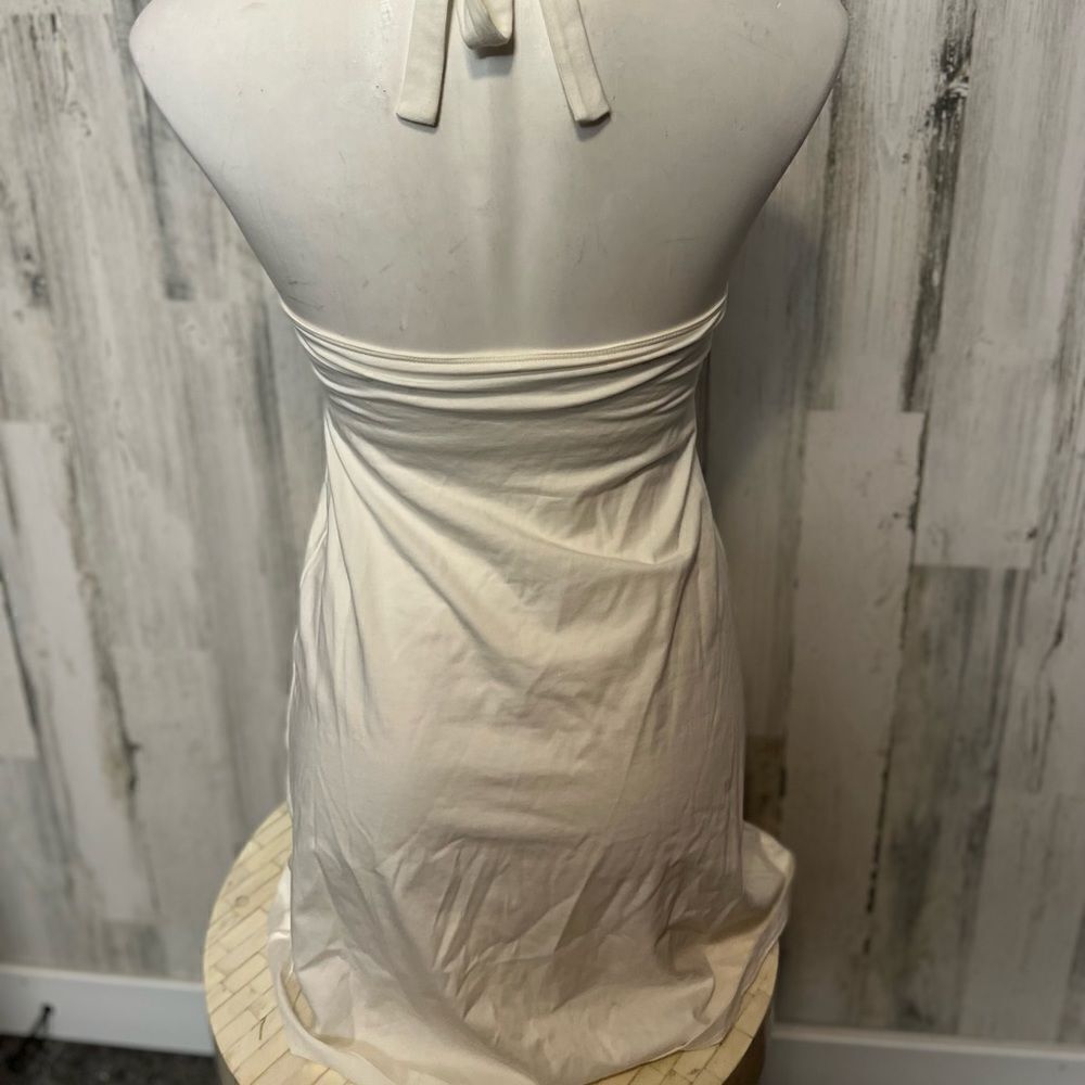 White dress - Picture 4 of 5